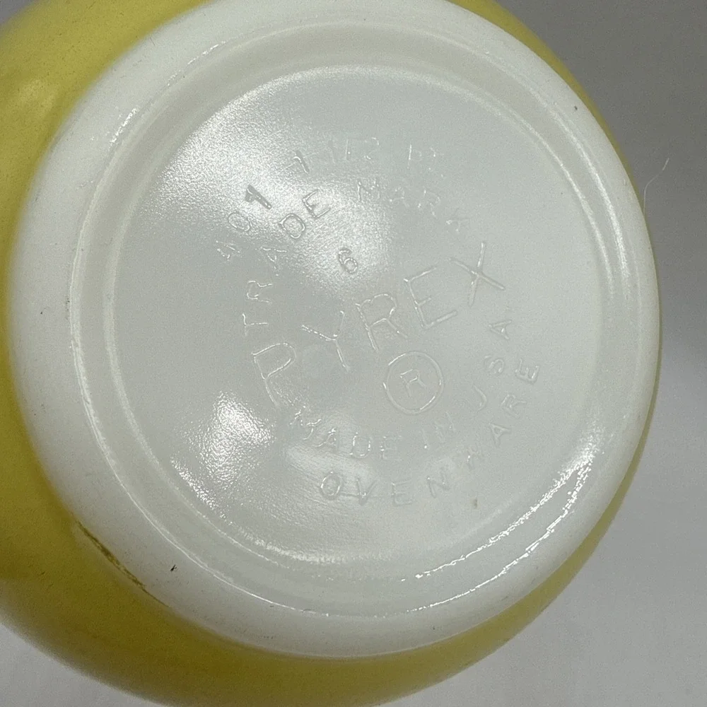 Vintage Pyrex 401 Yellow 1.5 Pint Nested Mixing Bowl
